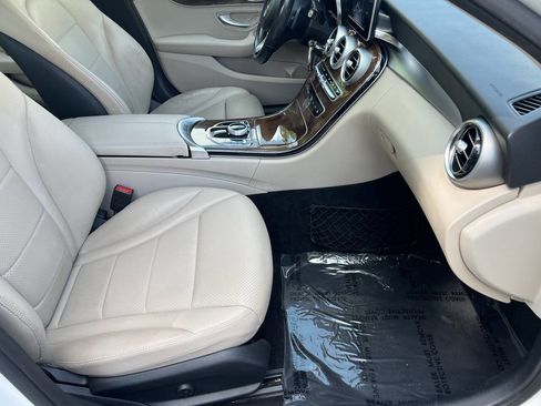Used 2017 Mercedes-Benz C 300 Sedan image 9