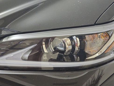 Used 2023 Lexus ES 250 w/ Premium Package AWD/4WD image 29