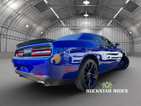 Used 2018 Dodge Challenger SXT w/ Blacktop Package RWD image 30