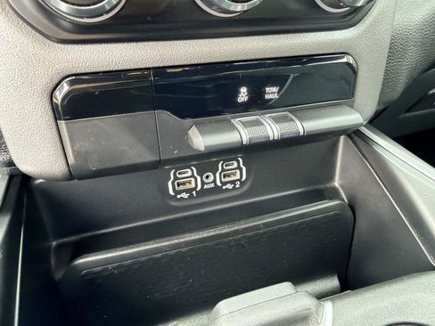 Used 2021 RAM 1500 Big Horn AWD/4WD image 30