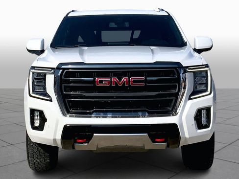 Used 2022 GMC Yukon XL AT4 image 4