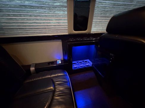 Used 2014 Mercedes-Benz Sprinter 2500 image 38