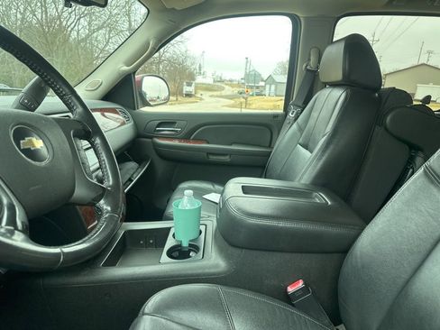 Used 2009 Chevrolet Suburban LT image 5