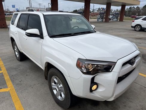 Used 2019 Toyota 4Runner SR5 Premium image 3