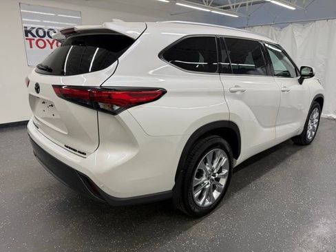 Certified 2020 Toyota Highlander Limited image 2