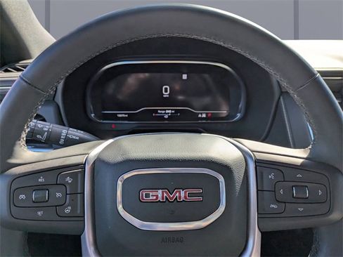 Used 2024 GMC Yukon SLT w/ SLT Luxury Package image 31