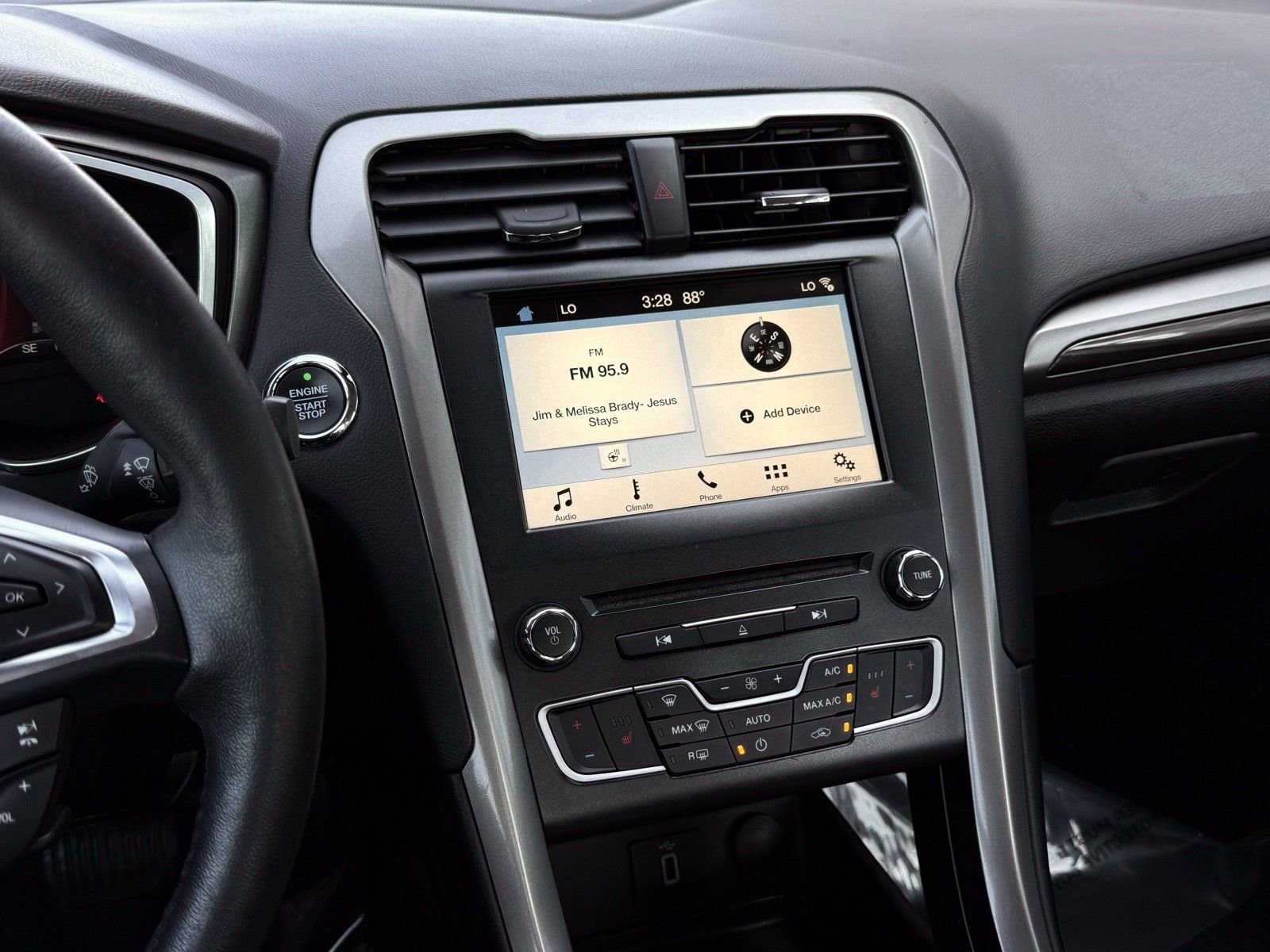 Used 2018 Ford Fusion SE w/ Equipment Group 602A FWD image 32