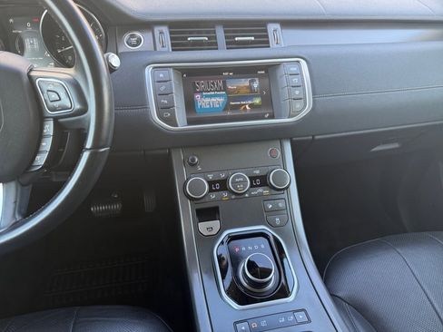 Used 2018 Land Rover Range Rover Evoque SE image 10