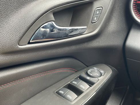 Used 2025 Chevrolet Trax RS w/ Driver Confidence Package image 17