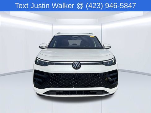 Used 2026 Volkswagen Tiguan SEL R-Line AWD/4WD image 2