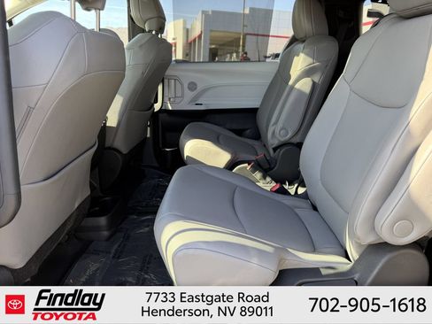 Certified 2026 Toyota Sienna XLE FWD image 7
