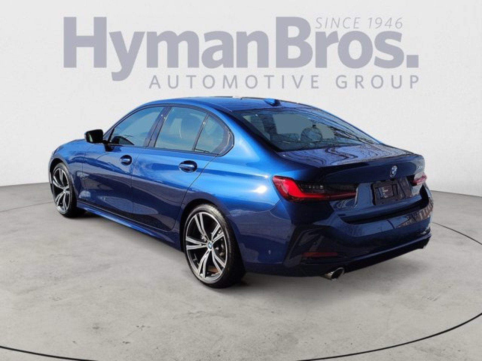 Used 2023 BMW 330i Sedan w/ Parking Assistance Package RWD image 5