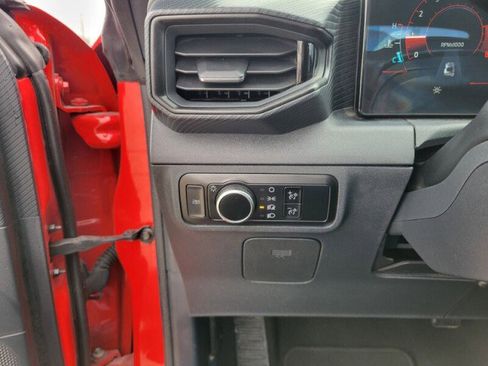 Used 2024 Ford Mustang Convertible image 19