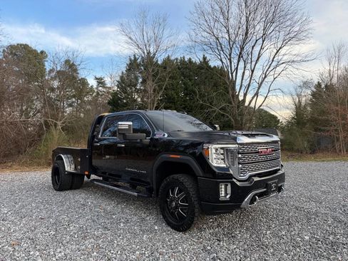 Used 2021 GMC Sierra 3500 Denali w/ Denali Ultimate Package image 1