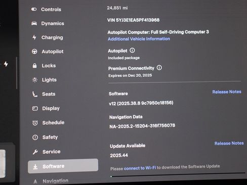 Used 2023 Tesla Model 3 Standard Range image 25