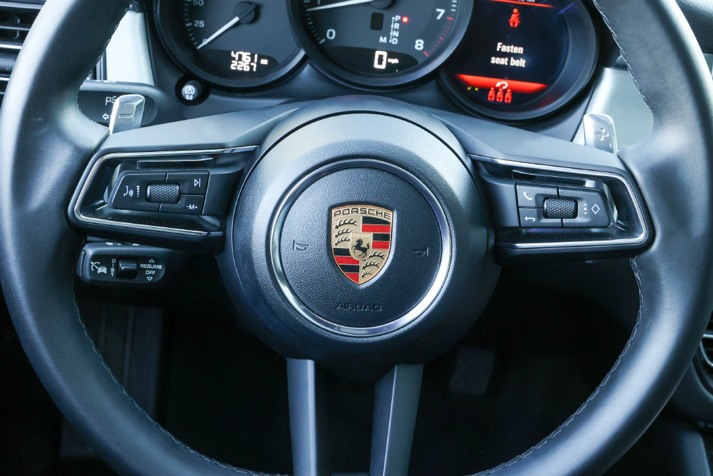 Certified 2026 Porsche Macan AWD/4WD image 36