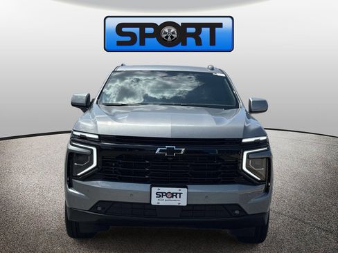 New 2026 Chevrolet Suburban RST w/ RST Capability Package AWD/4WD image 6