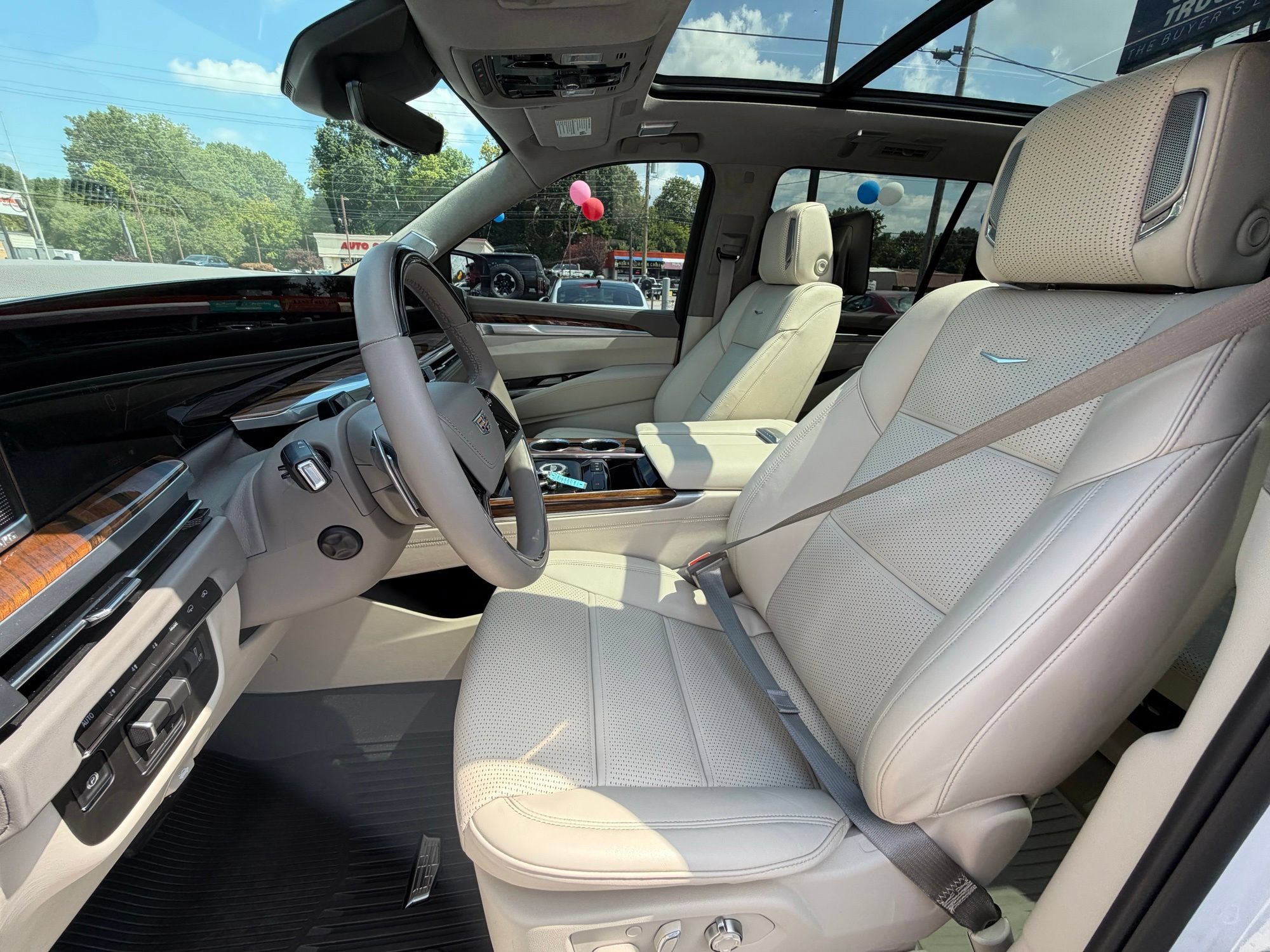 Used 2026 Cadillac Escalade ESV Platinum Sport w/ LPO, ONYX Package AWD/4WD image 20