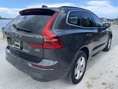 Used 2022 Volvo XC60 B5 Momentum AWD/4WD image 6