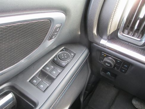 Used 2025 Ford Expedition Max Platinum w/ Stealth Appearance Package image 32