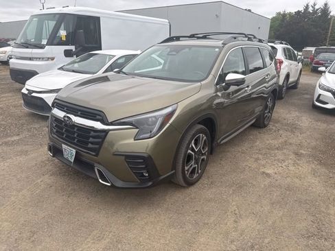 Used 2023 Subaru Ascent Touring AWD/4WD image 3