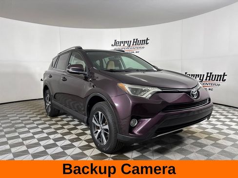 Used 2016 Toyota RAV4 XLE AWD/4WD image 5