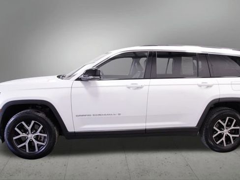 Used 2023 Jeep Grand Cherokee L Limited w/ Trailer Tow Group (B) image 2