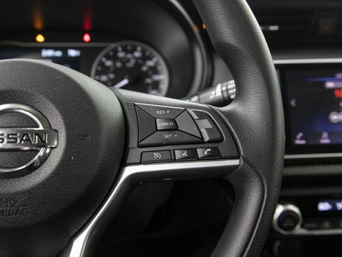Used 2019 Nissan Kicks SV w/ Exterior Package FWD image 24