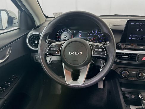 Used 2024 Kia Forte LXS FWD image 17