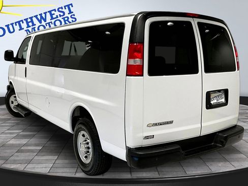Used 2023 Chevrolet Express 3500 LS image 4