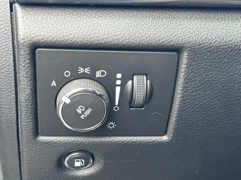 Used 2020 Jeep Grand Cherokee Altitude image 15