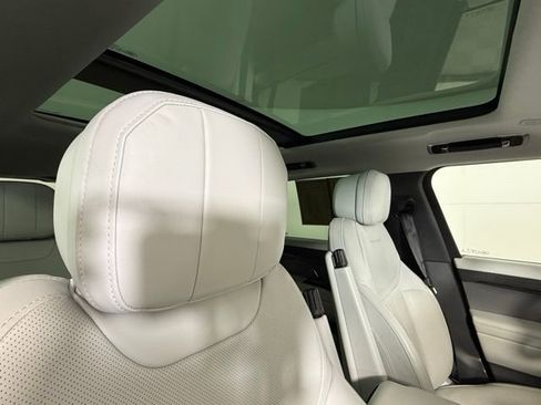 Used 2023 Land Rover Range Rover Sport SE image 34