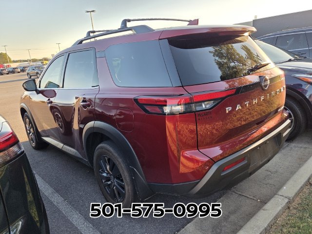 Used 2023 Nissan Pathfinder SV AWD/4WD image 2