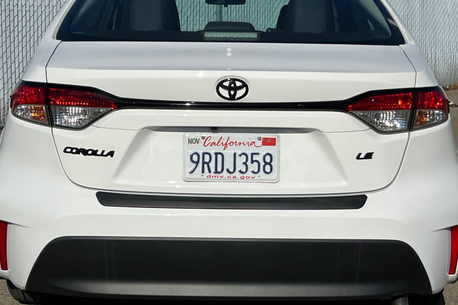 Certified 2025 Toyota Corolla LE FWD image 22