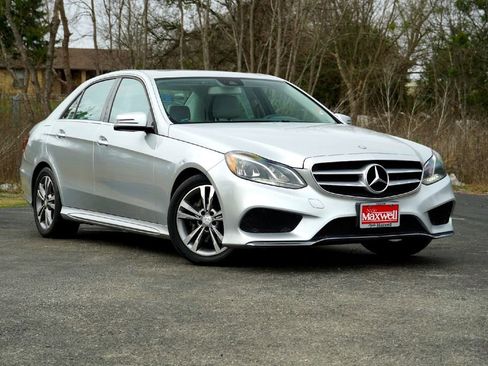 Used 2016 Mercedes-Benz E 350 Sedan image 2