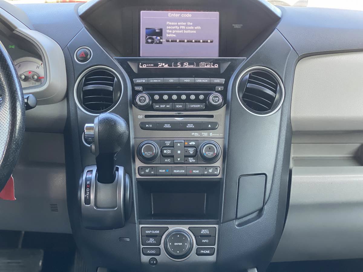 Used 2015 Honda Pilot Touring image 18