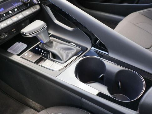 New 2026 Hyundai Elantra SEL Sport FWD image 16