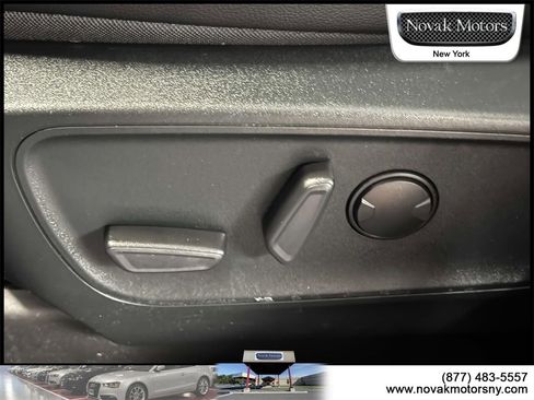 Used 2022 Ford Escape Titanium image 15