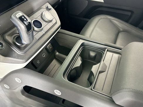 Used 2023 Land Rover Defender 110 S image 21