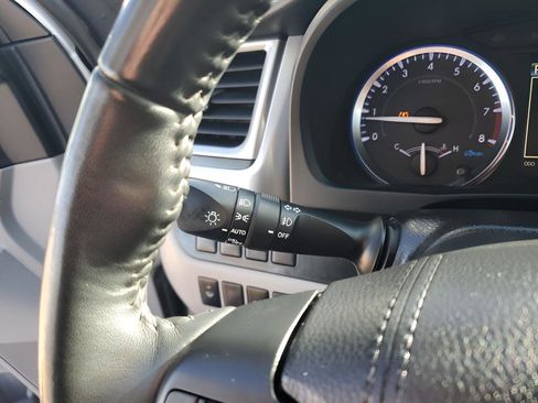 Used 2019 Toyota Highlander Limited image 37