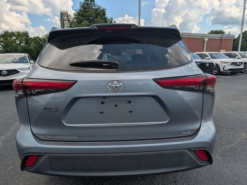 Used 2023 Toyota Highlander XLE FWD image 17