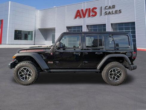 Used 2025 Jeep Wrangler Unlimited Rubicon w/ Convenience Group AWD/4WD image 10
