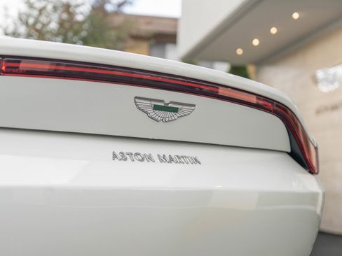 Used 2020 Aston Martin V8 Vantage Coupe image 8