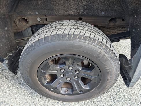 Used 2017 Chevrolet Silverado 1500 LTZ Z71 w/ Midnight Edition image 9