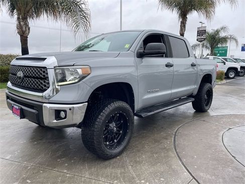 Used 2019 Toyota Tundra SR5 w/ SR5 Convenience Package image 1