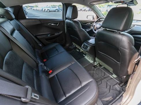 Used 2018 Chevrolet Malibu Hybrid w/ Leather Package FWD image 24