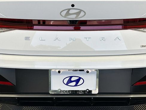 New 2026 Hyundai Elantra Limited FWD image 21