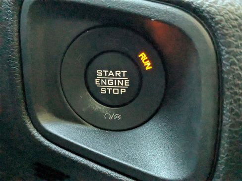 Used 2024 Jeep Gladiator Sport image 24