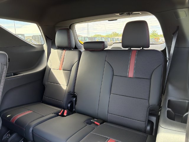 New 2027 Chevrolet Traverse RS AWD/4WD image 20