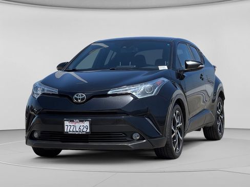 Used 2018 Toyota C-HR XLE FWD image 6